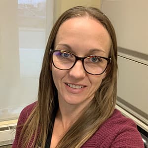 Amanda, Financial Advisor