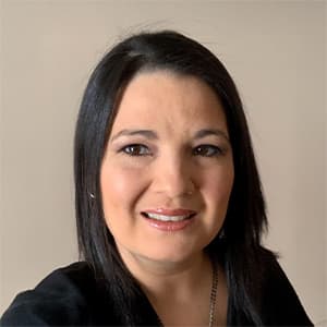 Dina, Financial Advisor