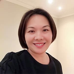 Linda, Financial Advisor