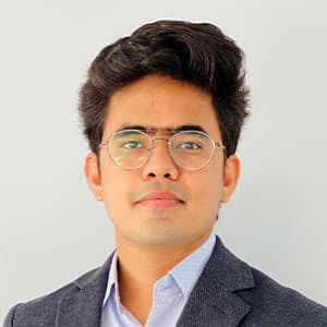 Dhrumil, Financial Advisor