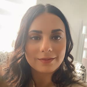 Guneet, Financial Services Specialist