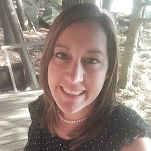 Laura, Financial Planner