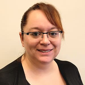 Rebekah, Spécialiste en services financiers