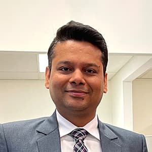 Ravi, Financial Advisor