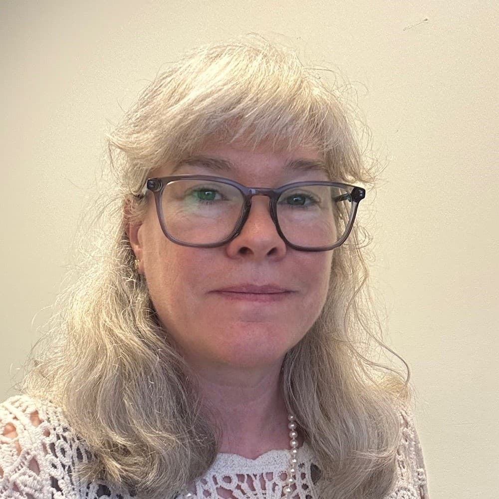 Sharon, Conseillère financière