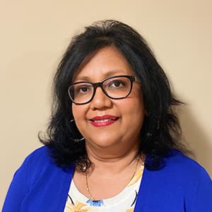 Shalini, Financial Advisor