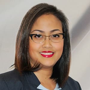 Nadiya, Senior Financial Advisor