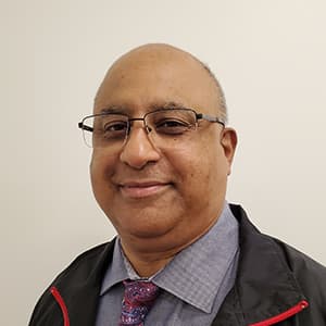 Vineet, Senior Financial Advisor