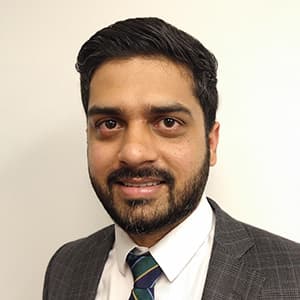 Vivek, Financial Advisor